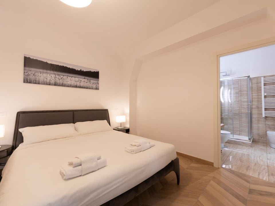 Bed, Bathroom, Photo of the whole room