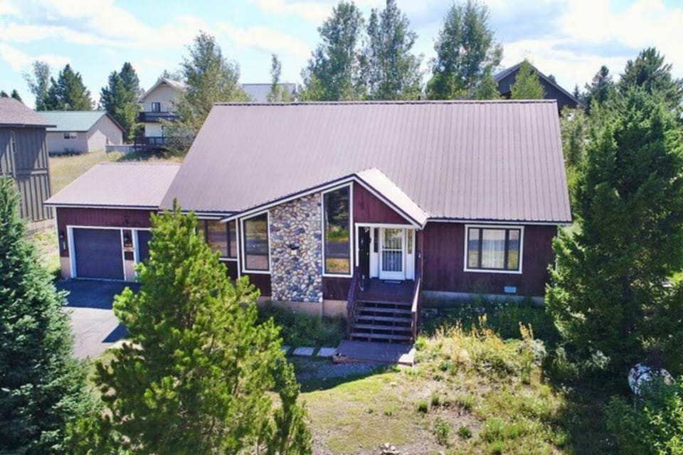 Wapiti View 6-Bedroom Cabin 28mins to Yellowstone Cabin in Island Park