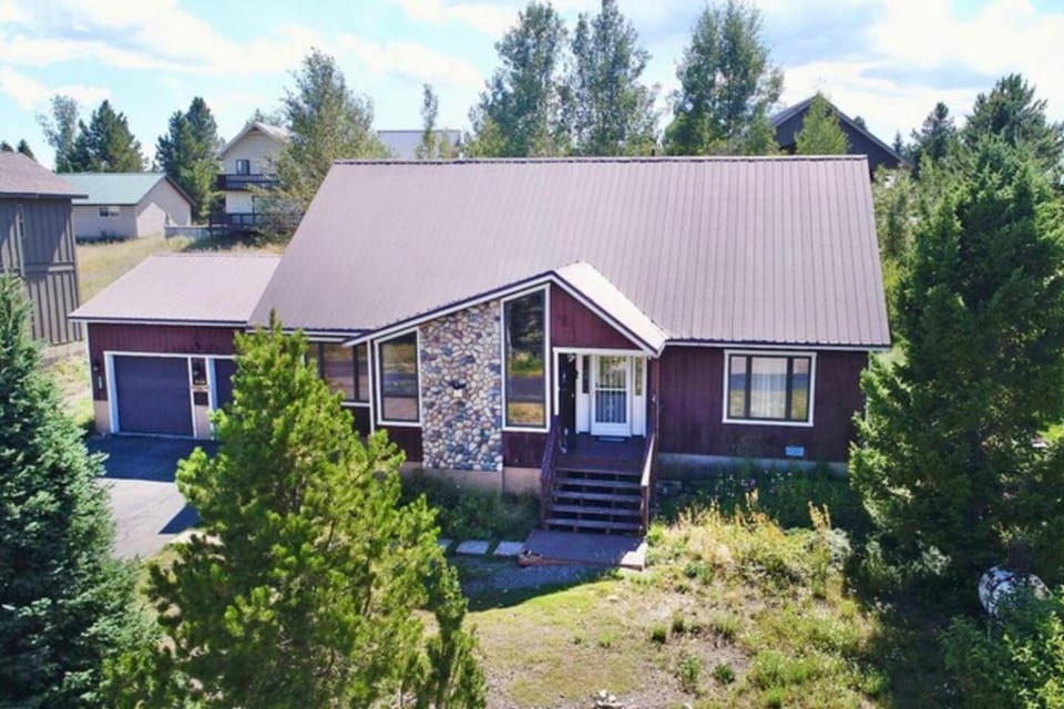 Wapiti View - Hot Tub - 28mins to Yellowstone House in Island Park