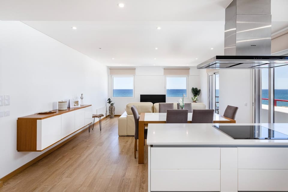 TV and multimedia, Kitchen or kitchenette, Living room, Dining area