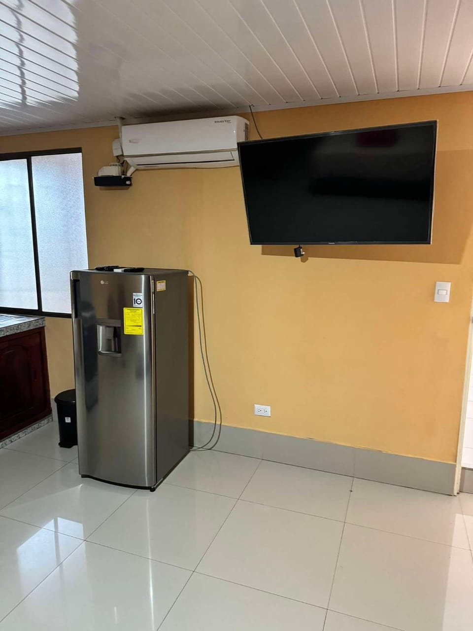 TV and multimedia, air conditioner