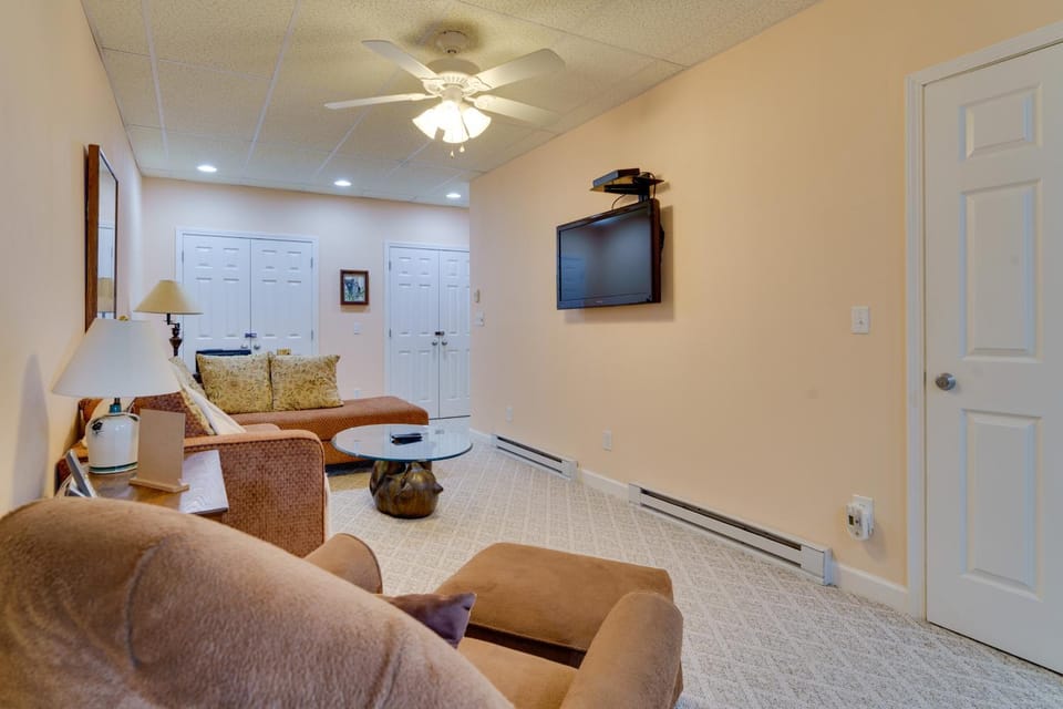 < 2 Mi to Beech Mtn Slopes: 1st-Floor Family Condo House in Beech Mountain