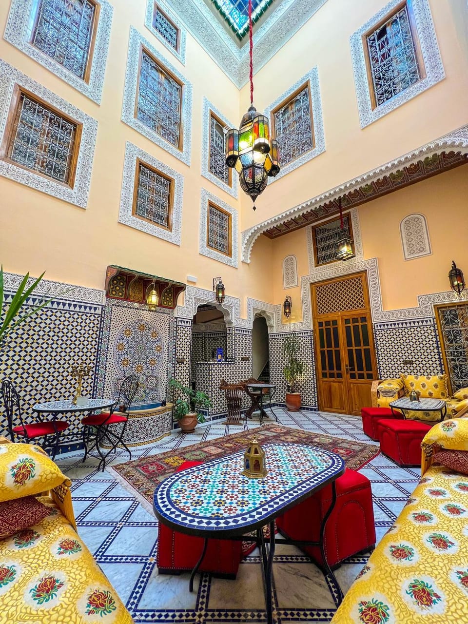 Property building, Restaurant/places to eat, Breakfast