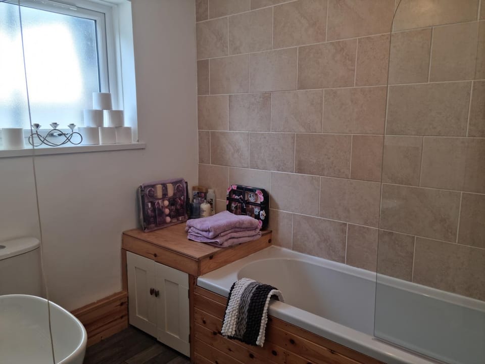 Bathroom, Bath