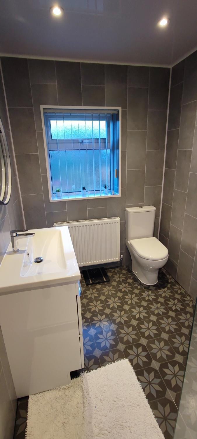 Benllech Sea View bungalow, Dog Friendly sleeps 6 House in Wales