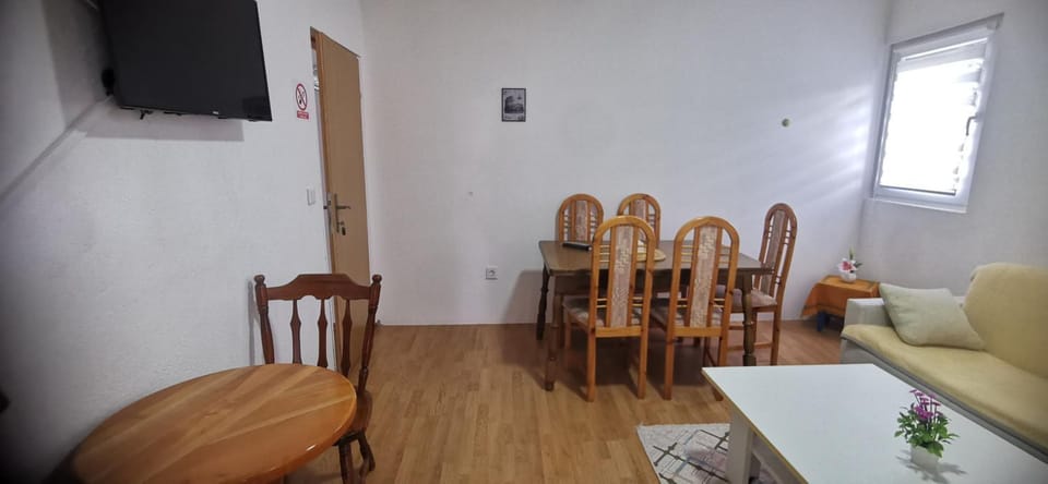 TV and multimedia, Living room, Dining area