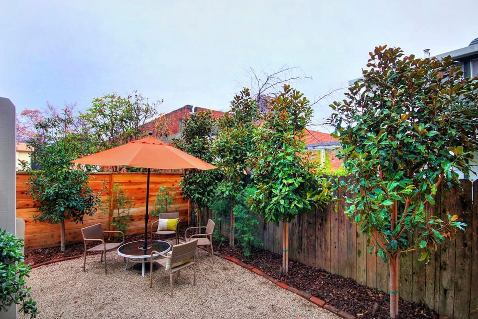 Charming 2Bed French Colonial Apartment in Desirable Midtown Sacramento Apartment in Sacramento