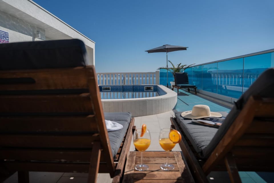 Balcony/Terrace, Swimming pool