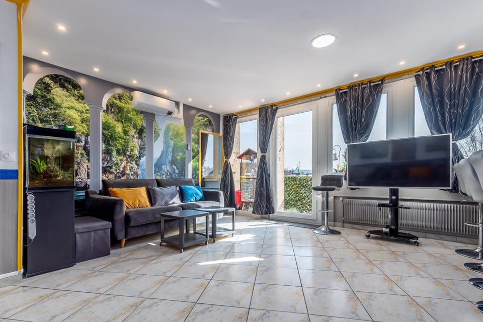 TV and multimedia, Living room