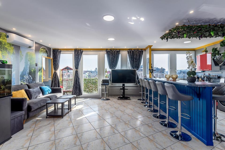 TV and multimedia, Living room