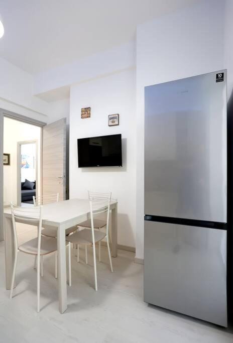 TV and multimedia, Kitchen or kitchenette, Dining area, minibar