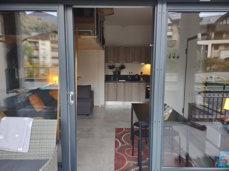 Roomy studio near town and ski lift, free WiFi and parking Apartment in Saint-Gervais-Bains