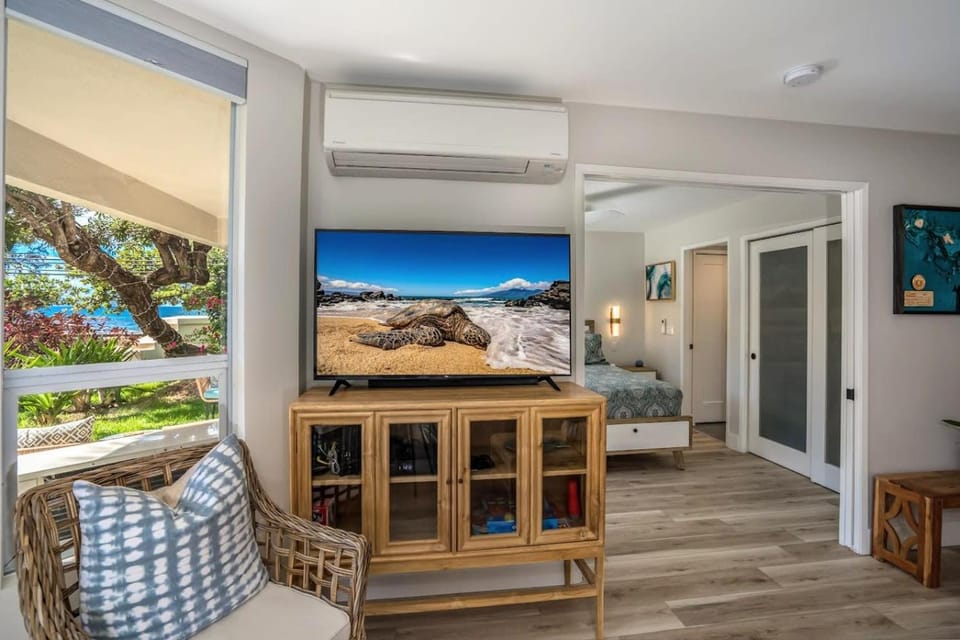 Stunning Modern Beachfront Resort Vistas House in Wailea