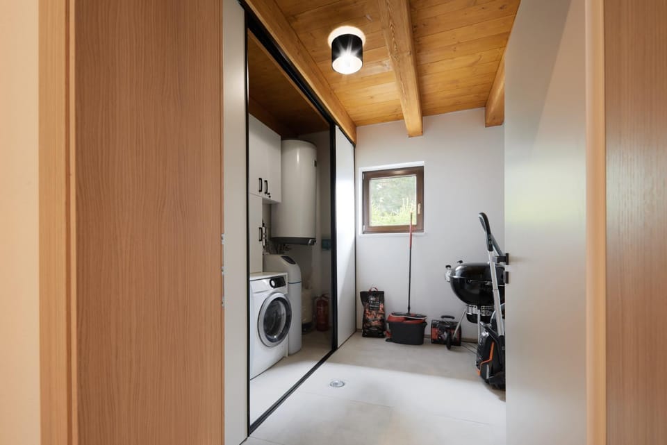 BBQ facilities, washing machine, dryer