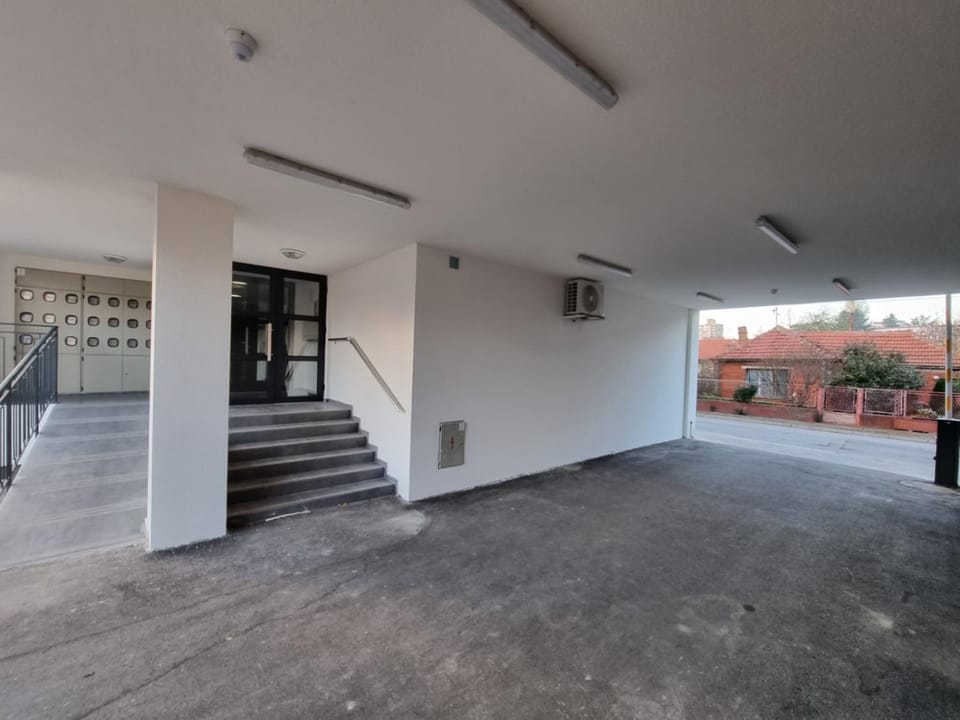Facade/entrance