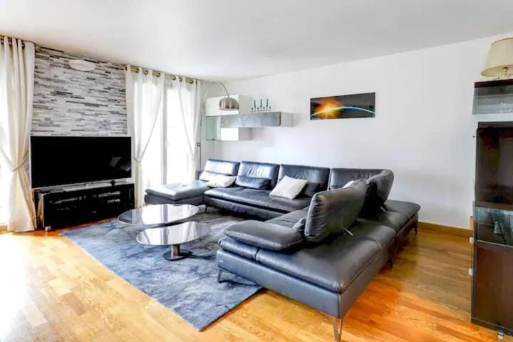 Luxury Apartment Terrace Trocadéro Eiffel Tower Climatisé Apartment in Paris