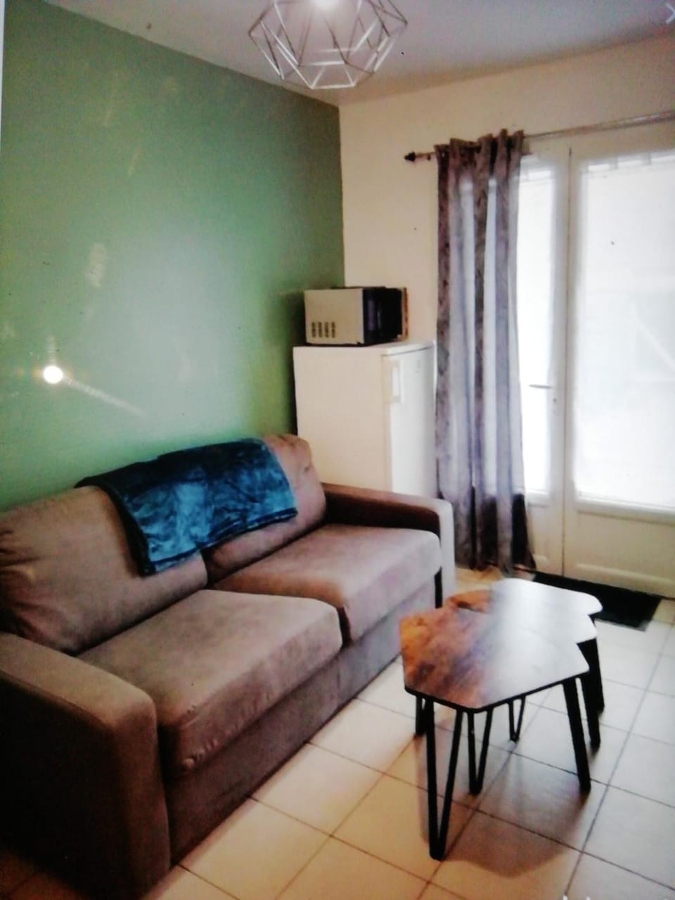 Bel appartement avec jardin à 50m des plages du debarquement Apartment in Bernières-sur-Mer