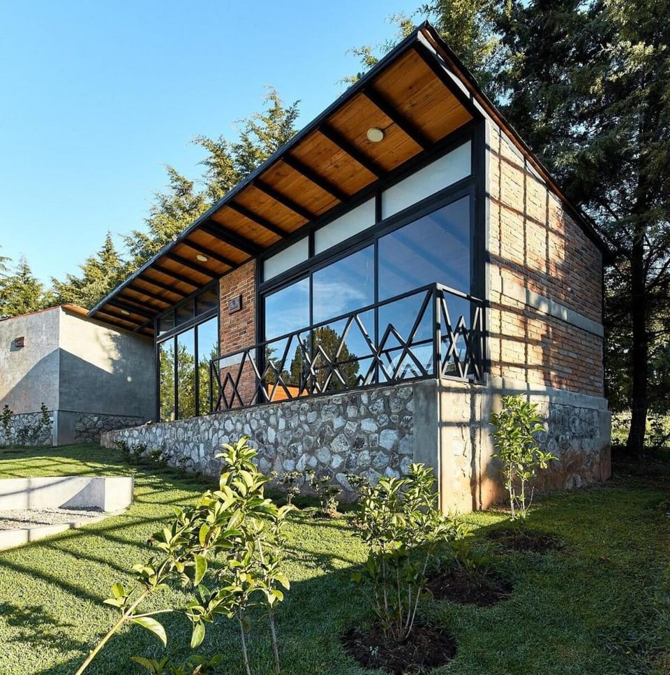 Facade/entrance, Balcony/Terrace