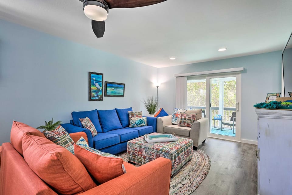 Holmes Beach Retreat: Walk to Beach & Dining! House in Holmes Beach