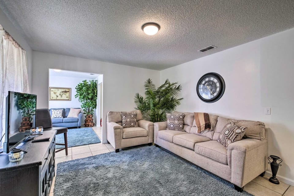 Sunny Abode, 10 Mi to University of Florida! House in Florida