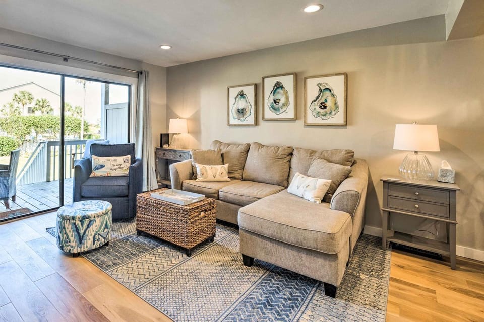 St Helena Island Condo w/ Pool & Beach Access! House in South Carolina