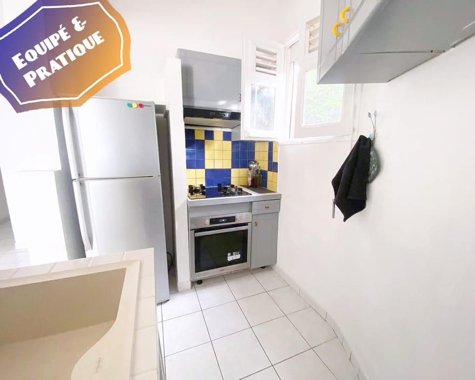 Kitchen or kitchenette, stove, kitchen