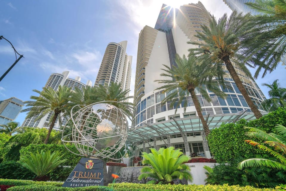TRUMP INTERNATIONAL BEACH RESORT 2 BEDROOM APARTMENT 1600 Sf Ocean and Bay View With Terrace Apartment in Sunny Isles Beach