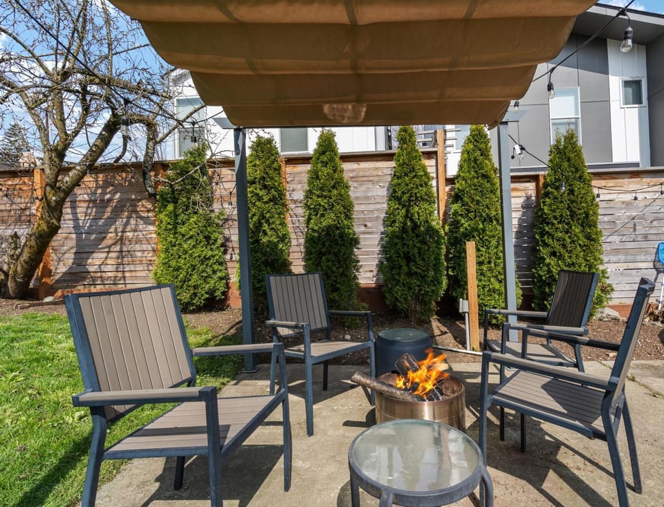 Garden, Seating area