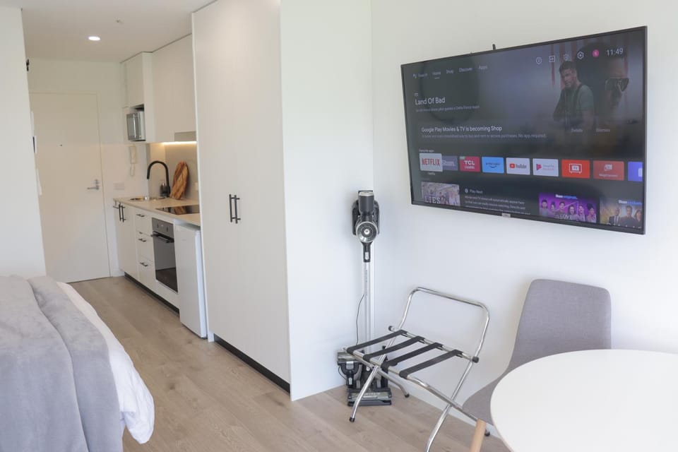TV and multimedia, Kitchen or kitchenette, Living room, oven