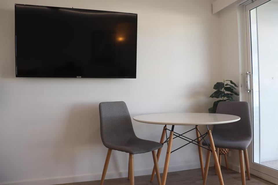 TV and multimedia, Dining area