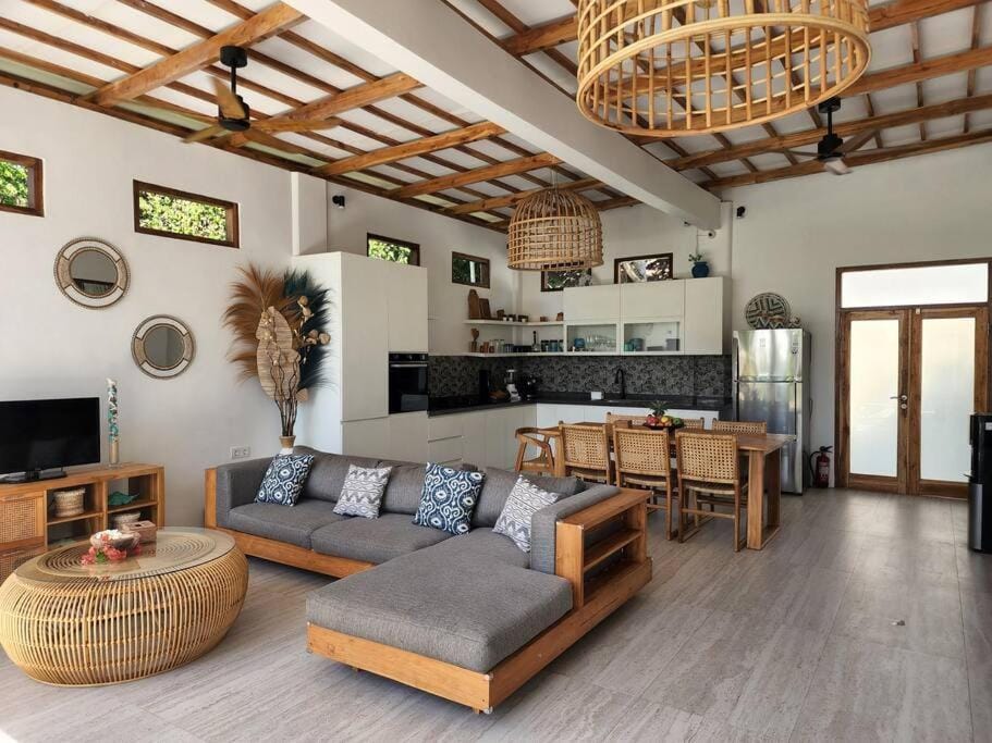 Rumah Tara Modern 3 bedroom pool and garden villa in Gili Air Villa in Pemenang