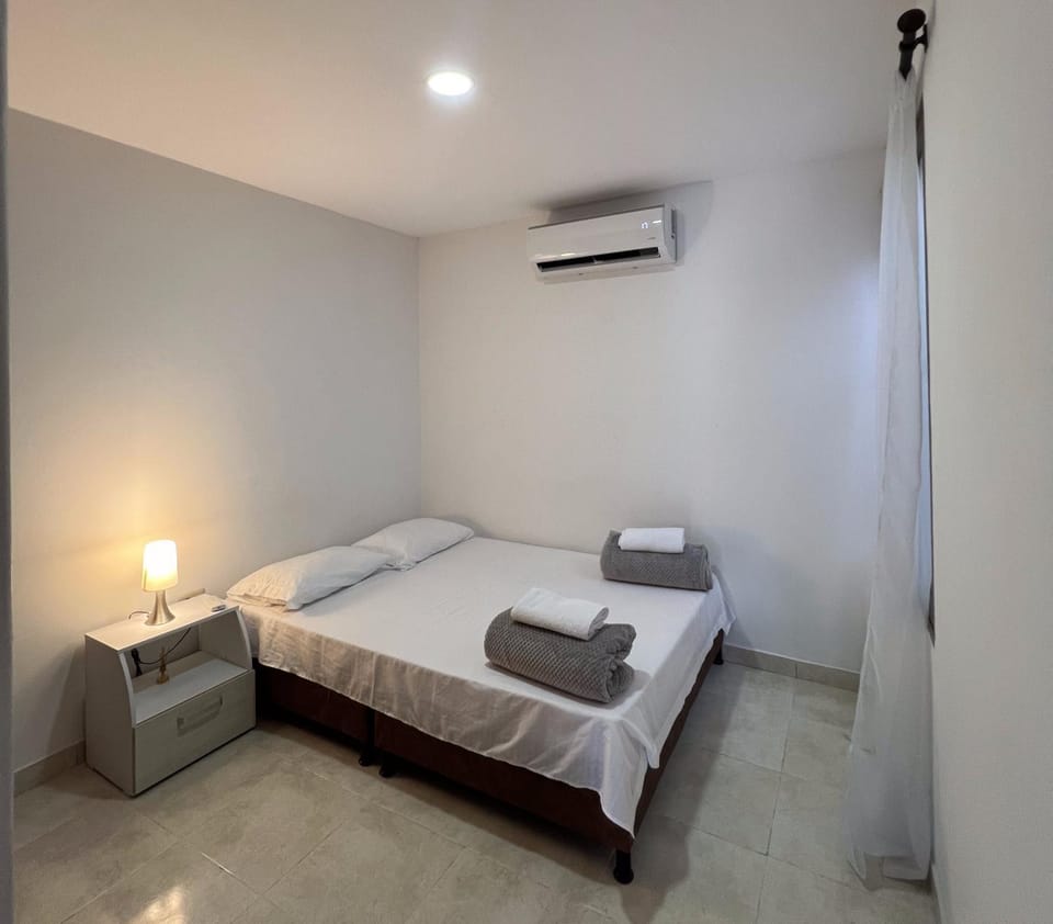 Bed, Photo of the whole room, Decorative detail, Decorative detail, wedding, air conditioner