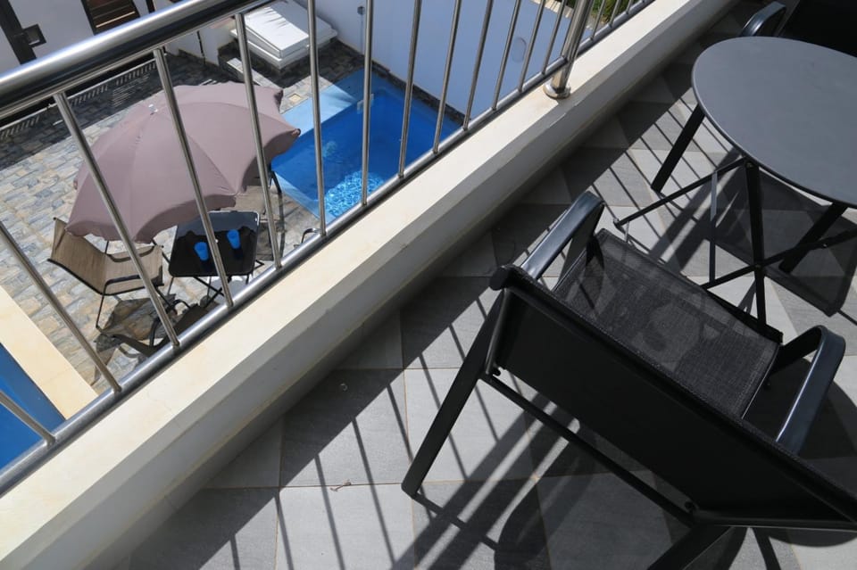 Balcony/Terrace, Balcony/Terrace, Swimming pool