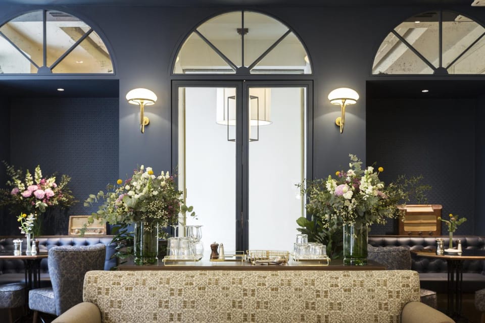 Restaurant/places to eat, Lobby or reception