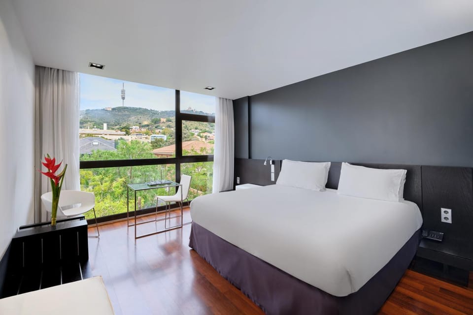 Bed, Photo of the whole room, Bedroom, Mountain view