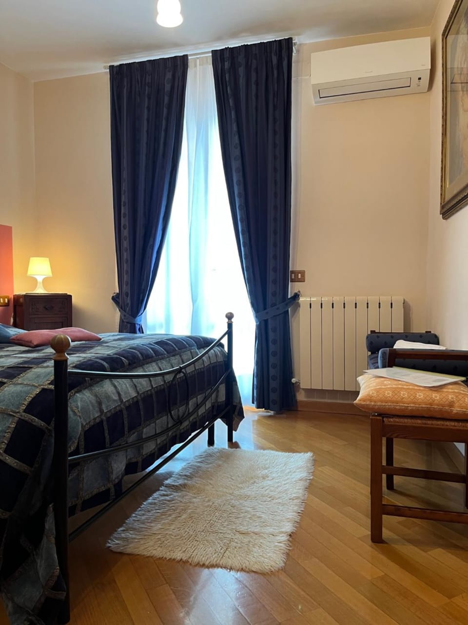 Tuscan Room Bed and Breakfast in San Quirico d'Orcia