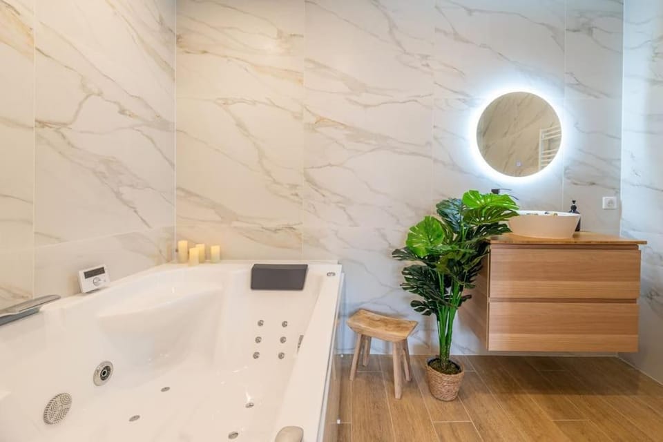 A/C & BALNEO in of Carré d'Or NICE #RENOVATED Apartment in Nice