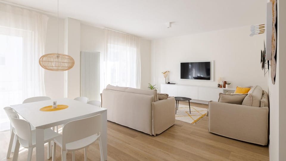 TV and multimedia, Living room, Dining area