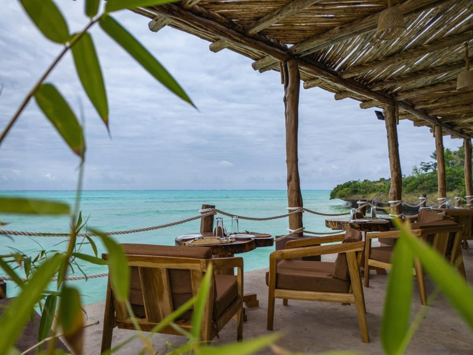 Restaurant/places to eat, Beach, Sea view