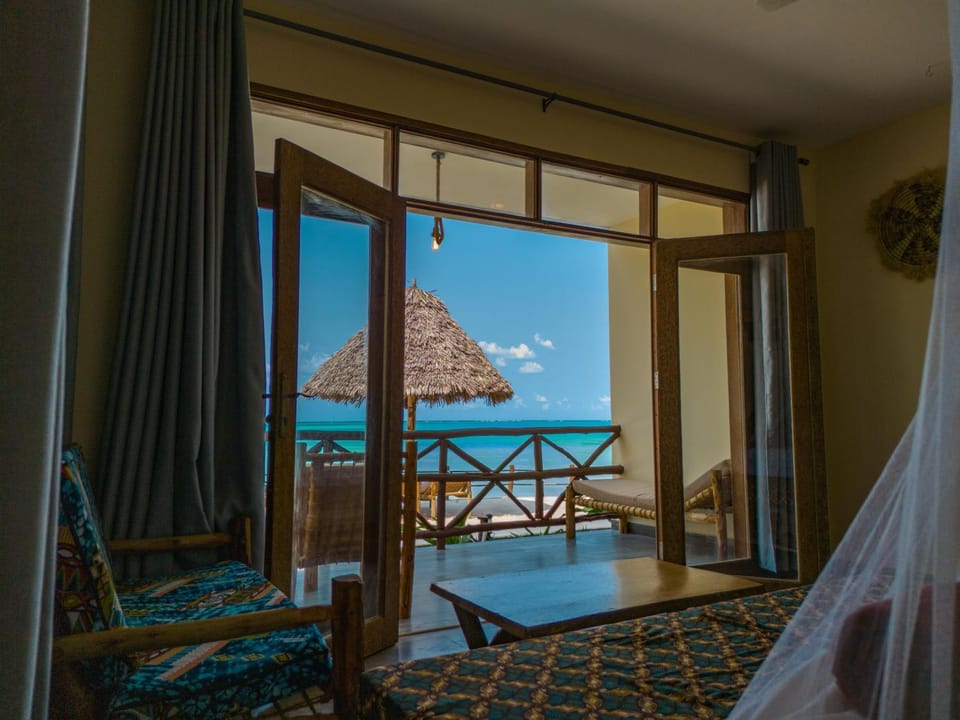 Bed, View (from property/room), Balcony/Terrace, Seating area, Bedroom, Sea view