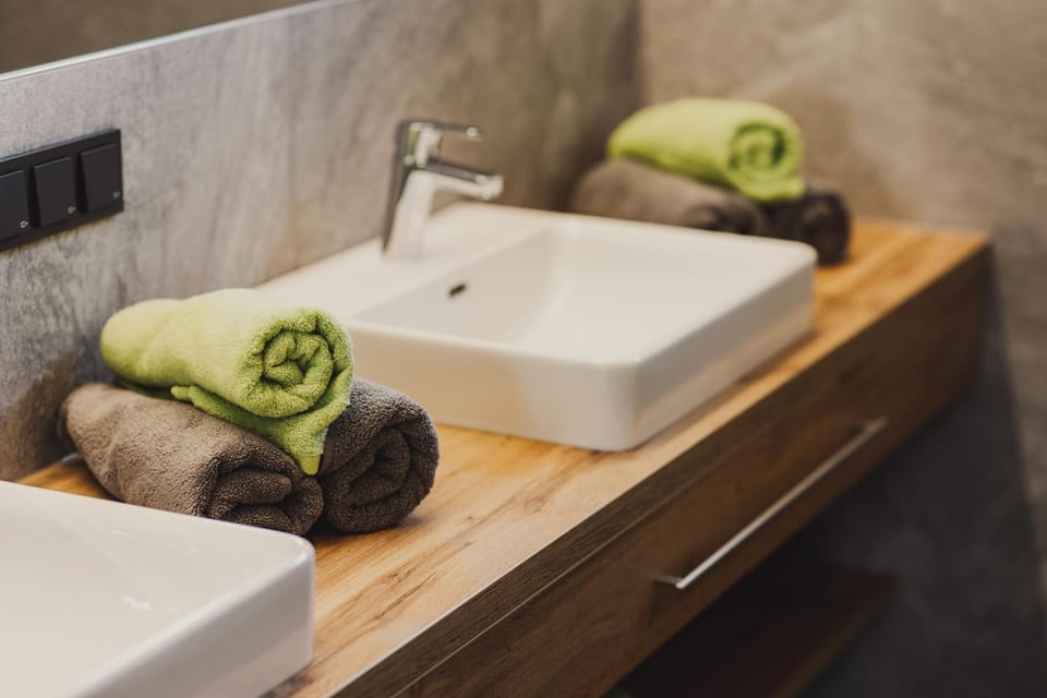 Bathroom, towels