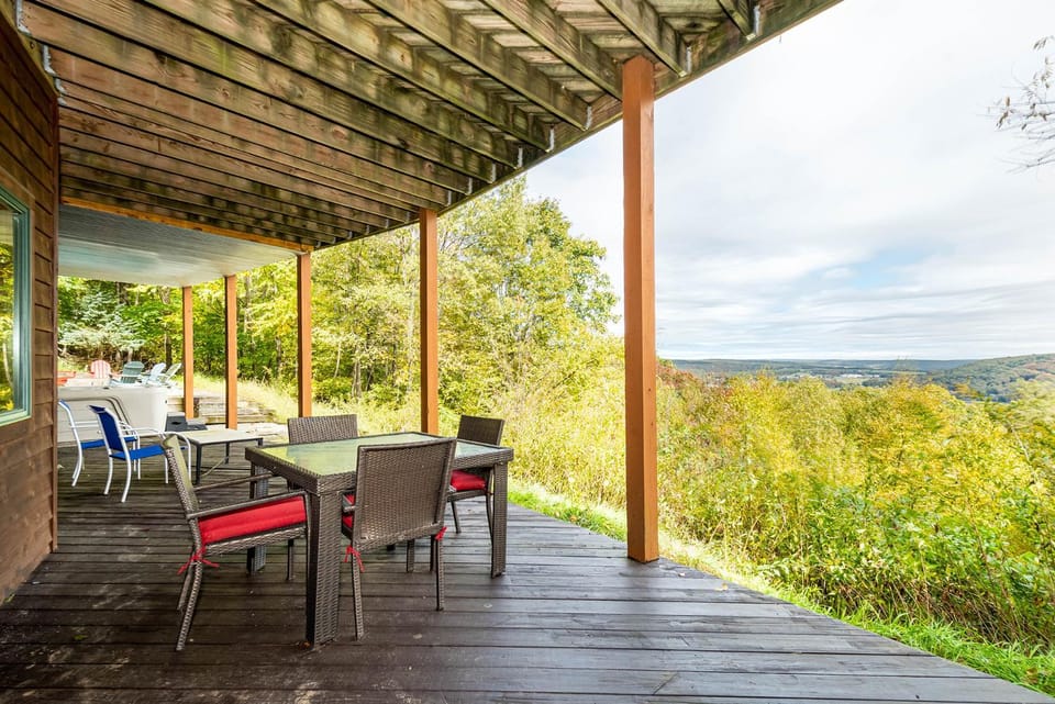 Patio, Natural landscape, Seating area, Garden view, Mountain view
