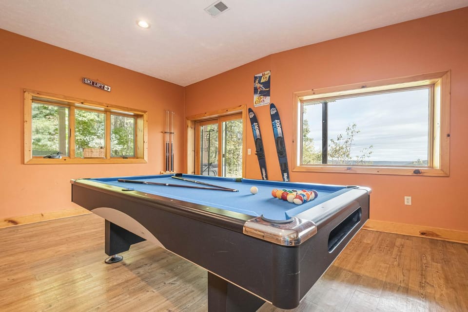 Billiard, Game Room, View (from property/room), Lake view