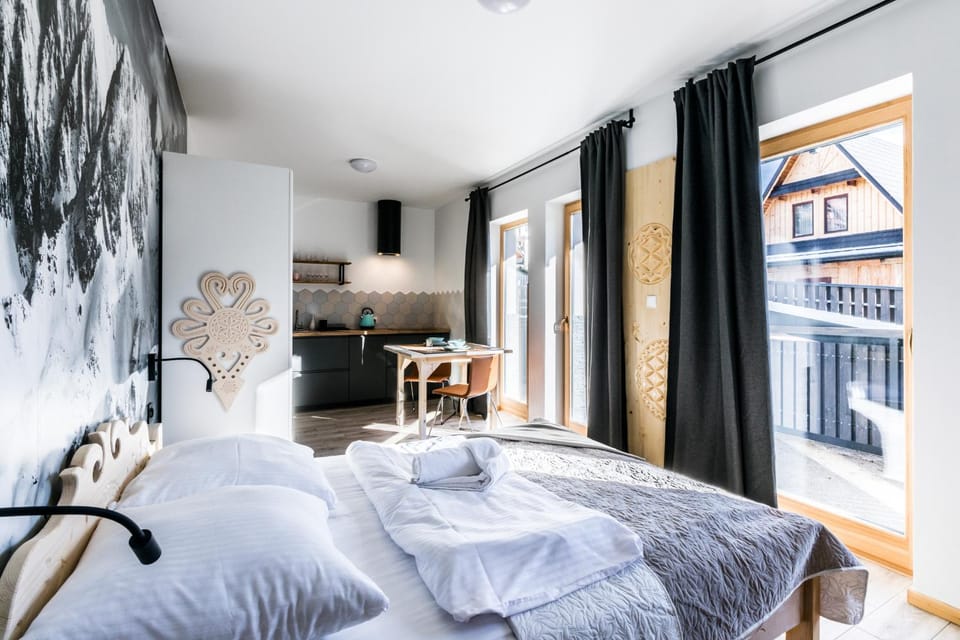 Kitchen or kitchenette, Bedroom