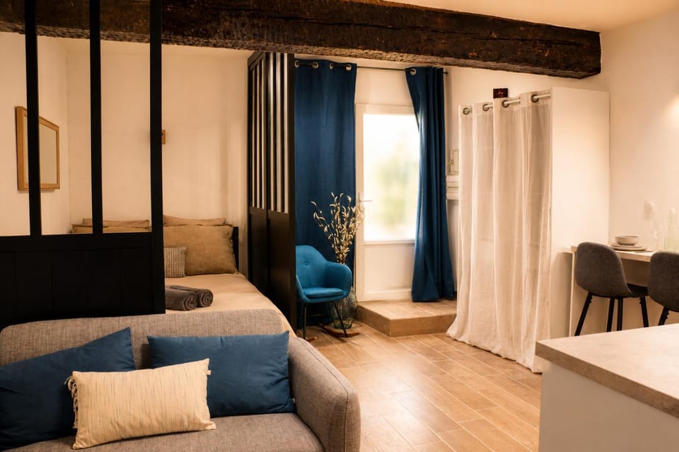 Bed, View (from property/room), Bedroom, wardrobe