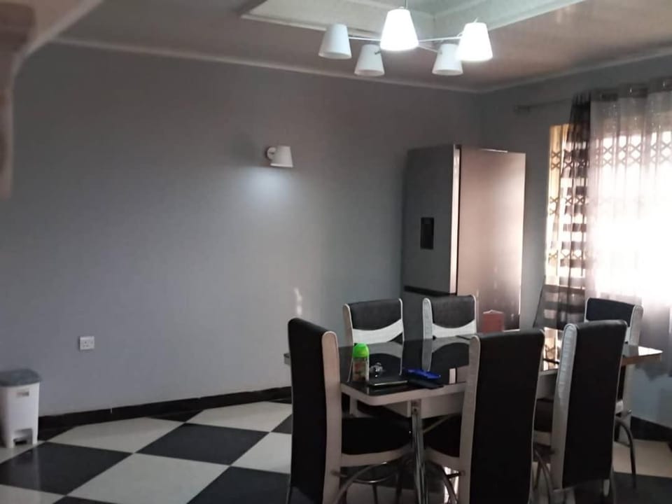 Well presented apartment with 2 master bedrooms. Apartment in Freetown