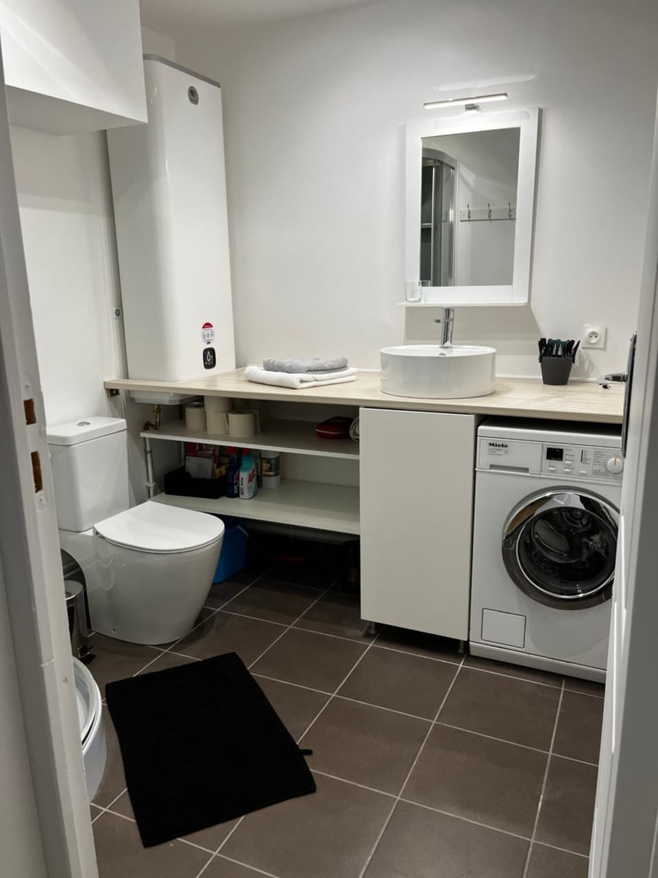 Toilet, Bathroom, towels, washing machine