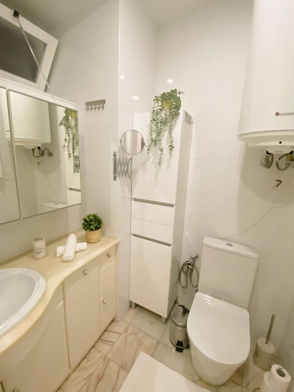 Shower, Toilet, Bathroom, Bath