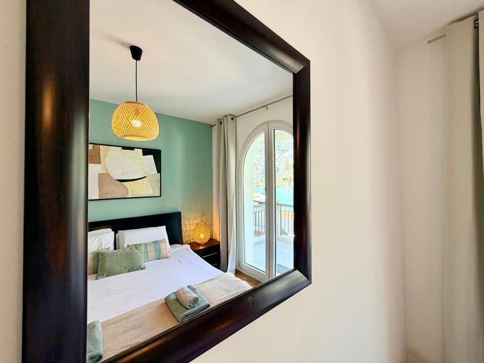 Stunning view to Kotor bay and Old town - C2 Vista Apartment in Muo