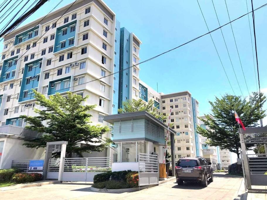 Property building, Street view, Parking
